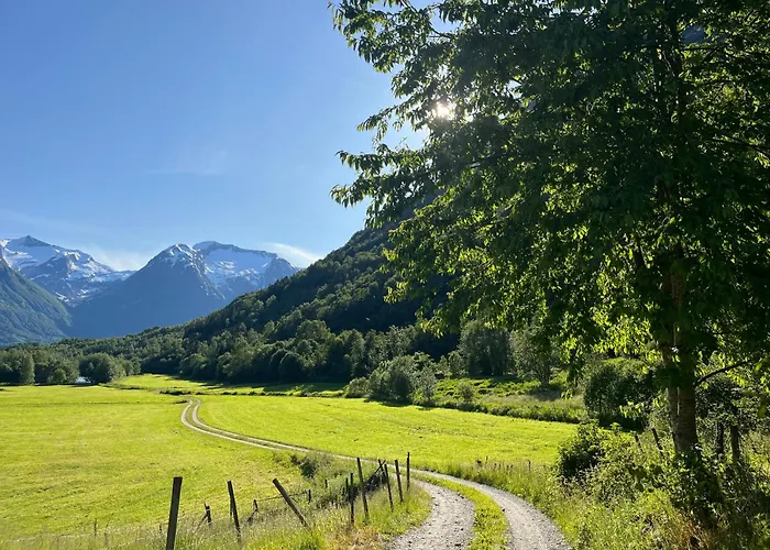Nygard Panorama Lodge Stryn